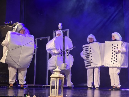 Alica in čarobno novoletno zrcalo (5)